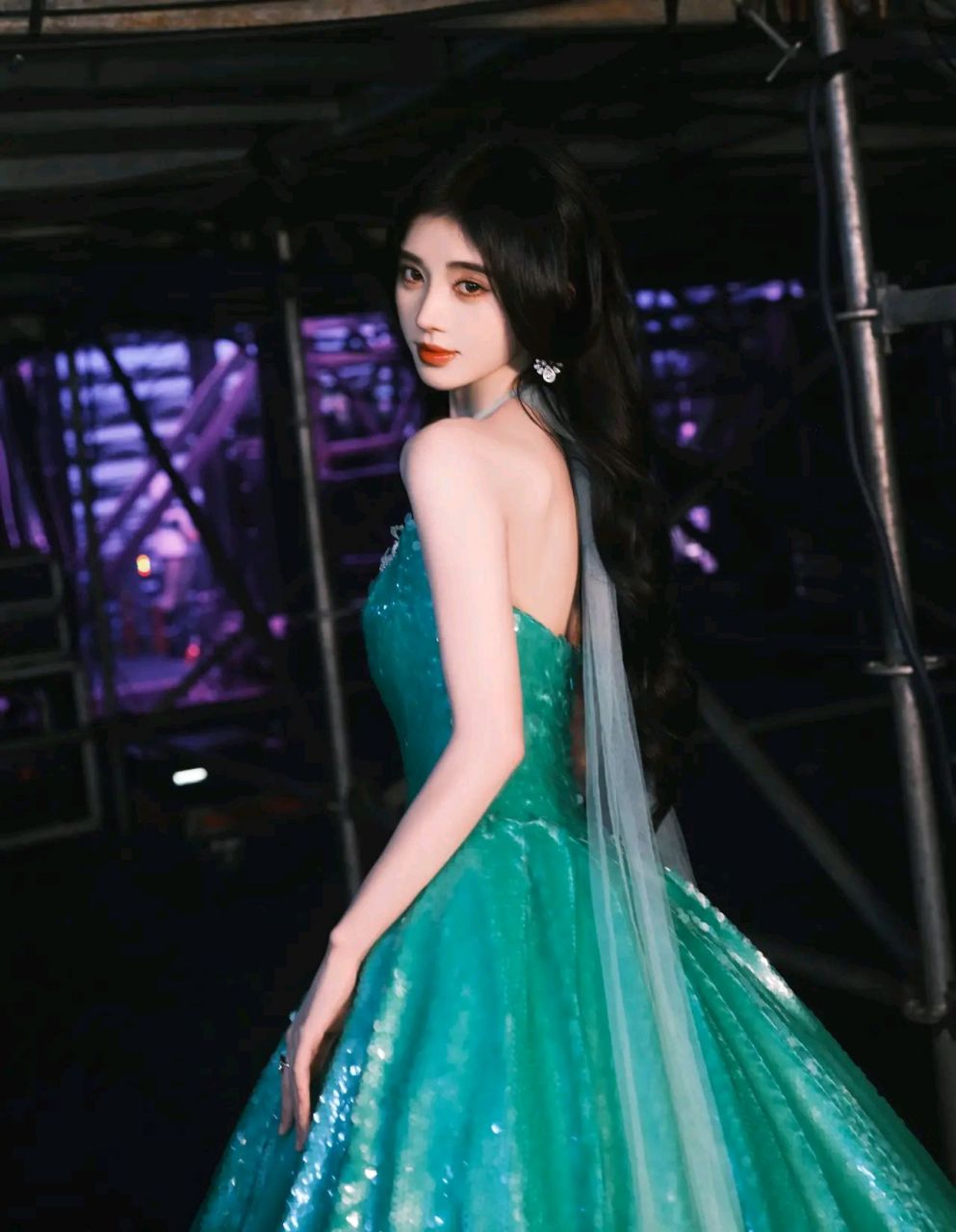 鞠婧祎绿色礼服造型#娱乐大赏# #明星出圈的穿搭# #一眼沦陷