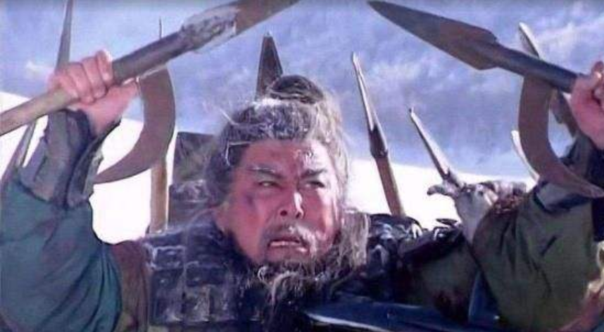 关羽突围战马被绊倒,关平力竭,若当时周仓在,能救下他吗?