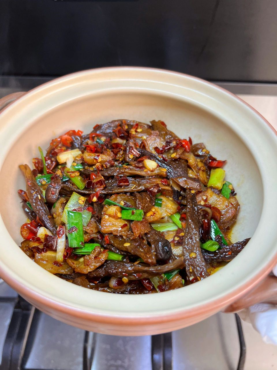 干锅鹿茸菇炒肉,香辣脆爽,炫了两碗米饭😍|喜欢吃鹿茸菇的朋友一定