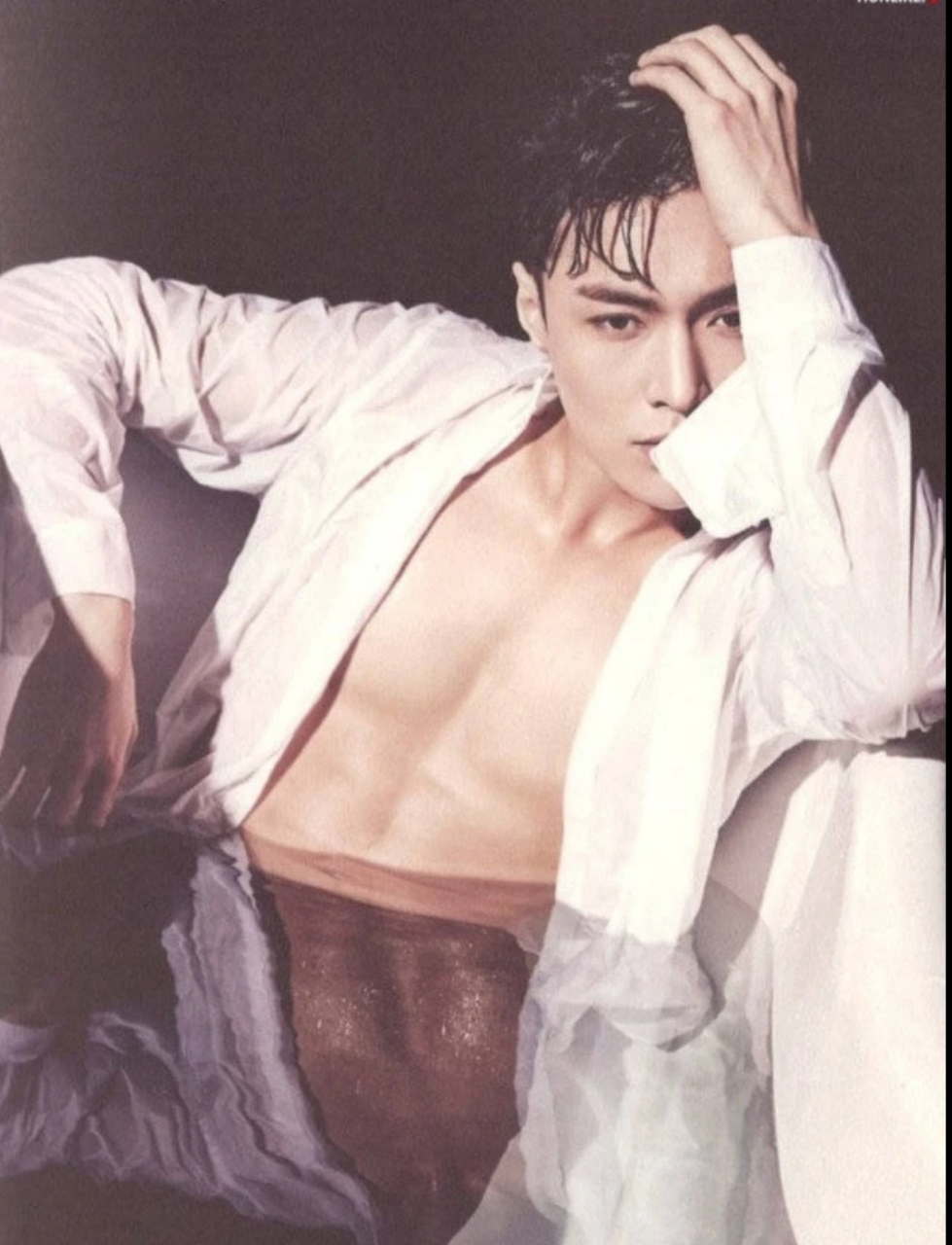 张艺兴的腹肌真材实料