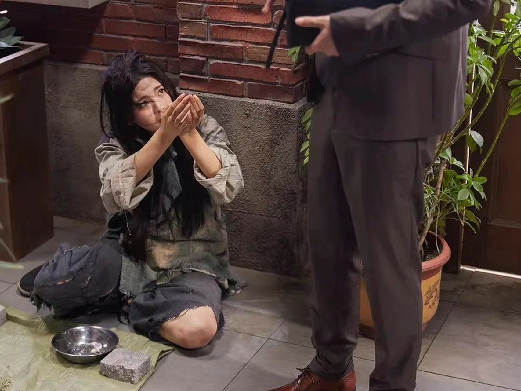 现在的影视剧就上上心吧!如果真有这样的乞丐,我全包了!
