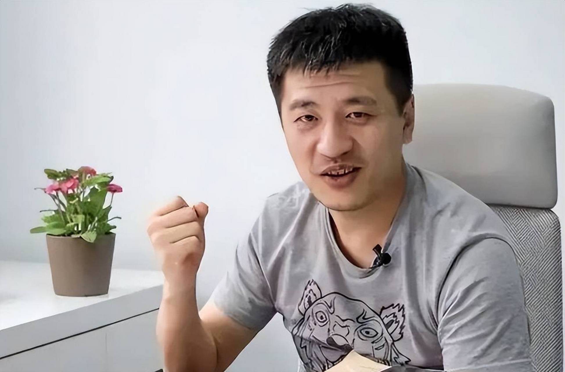 张雪峰对高考报志愿的建议合集:1,生化环材专业尽量避开.