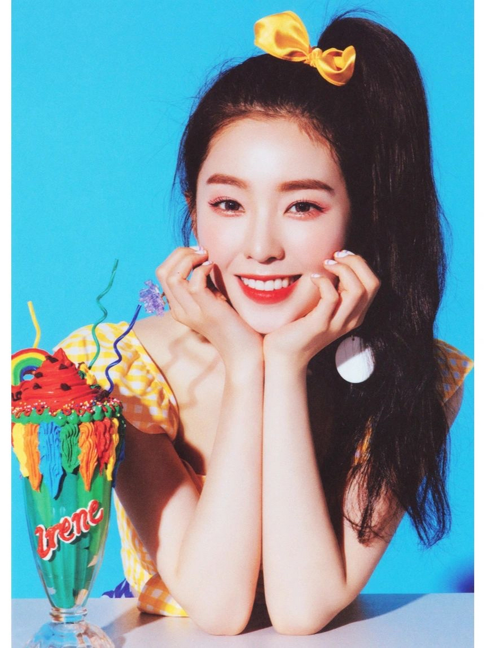 裴珠泫这套造型也太甜太元气了,真的好有夏日feel!