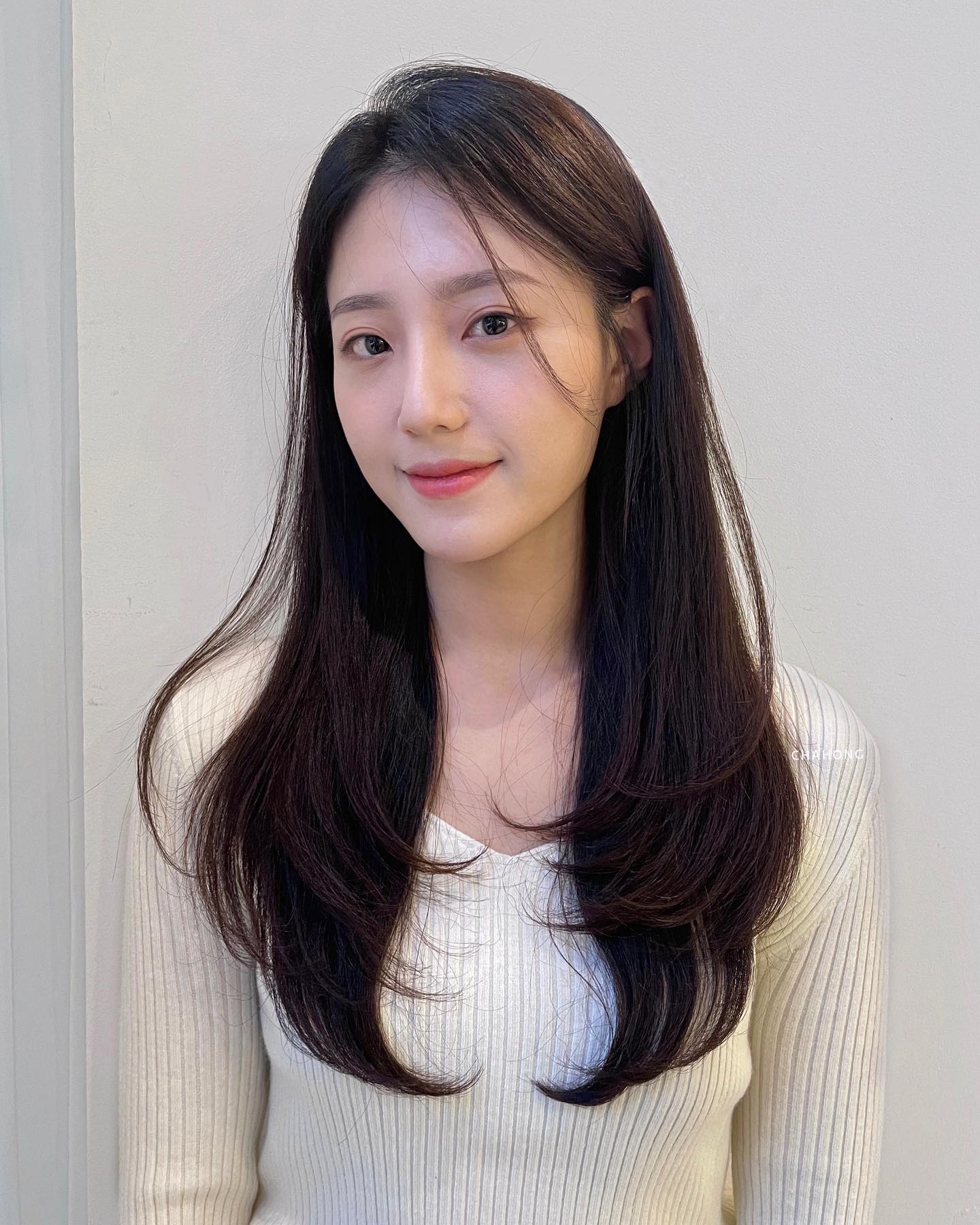 30岁以内的女生都可以驾驭的长发发型轻盈的发尾丰富的层次自然的