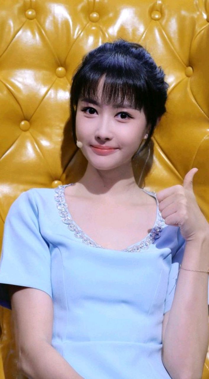 温婉可人的美女张子璇