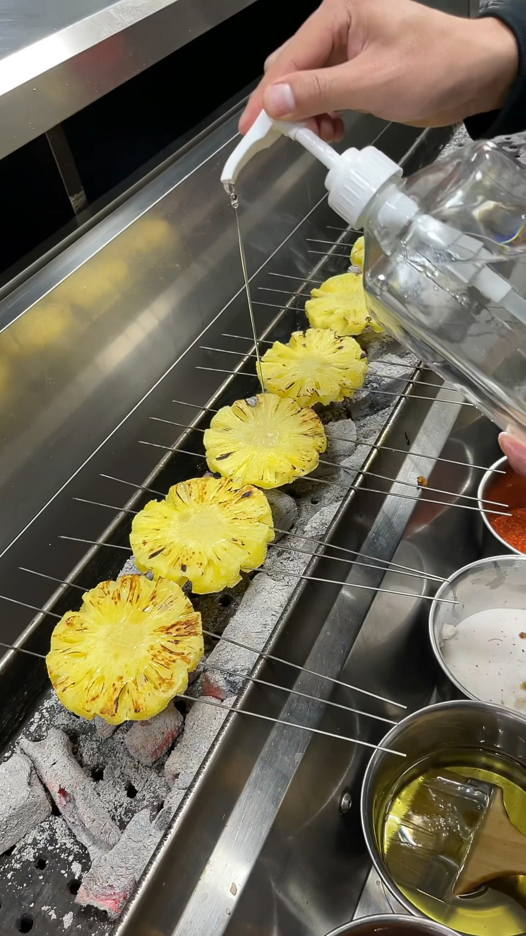 烧烤美食之烤菠萝