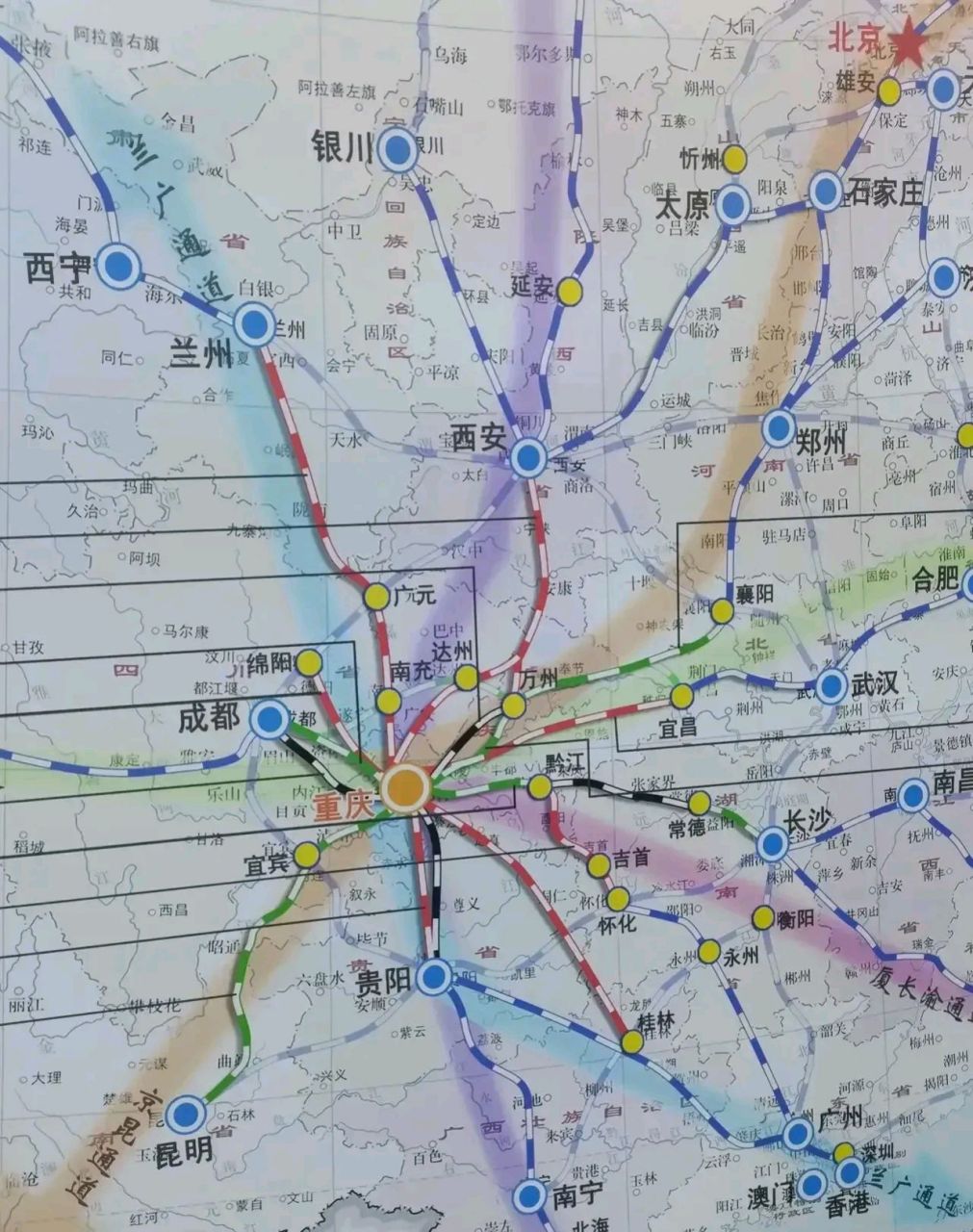 刚看到一张重庆高铁规划图,从中可以看到,兰渝高铁线路从重庆主城区