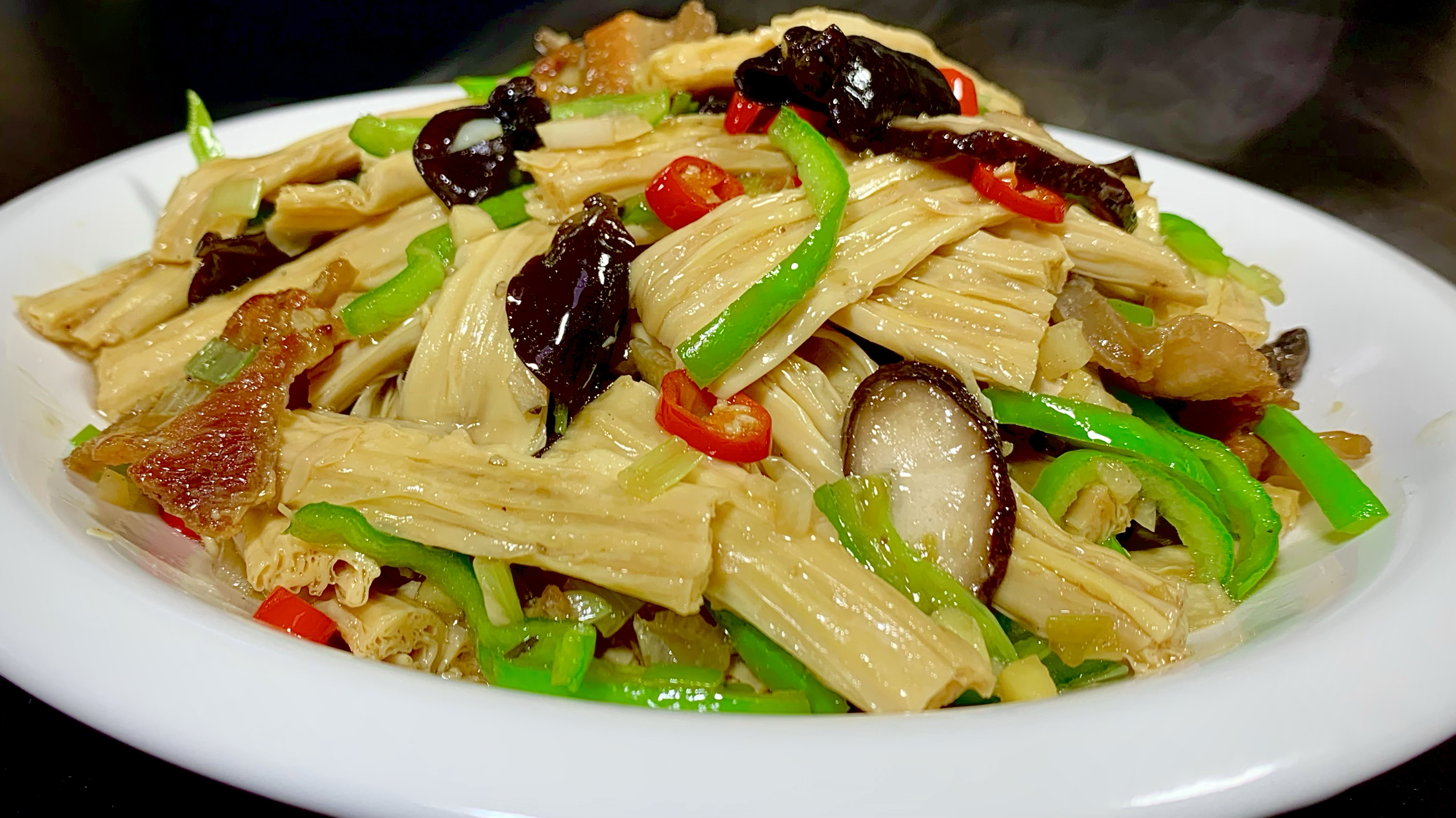 腐竹要是这样做最好吃，味道正宗做法简单，两分就能轻松掌握好吃