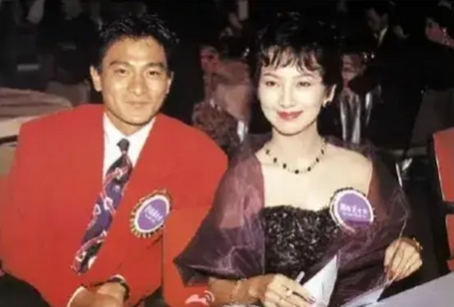 90年代,刘德华和赵雅芝一起出席晚会时的照片.