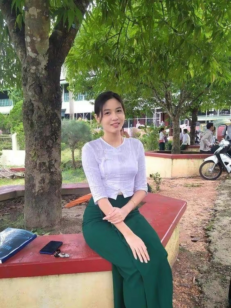 缅甸女孩想嫁到中国,自称来自大山里,网友:缅北没有爱情