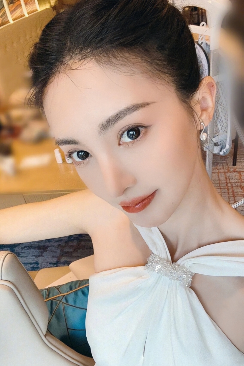 1990年33岁的山东济南女孩; 2023年《孤注一掷》又火了.