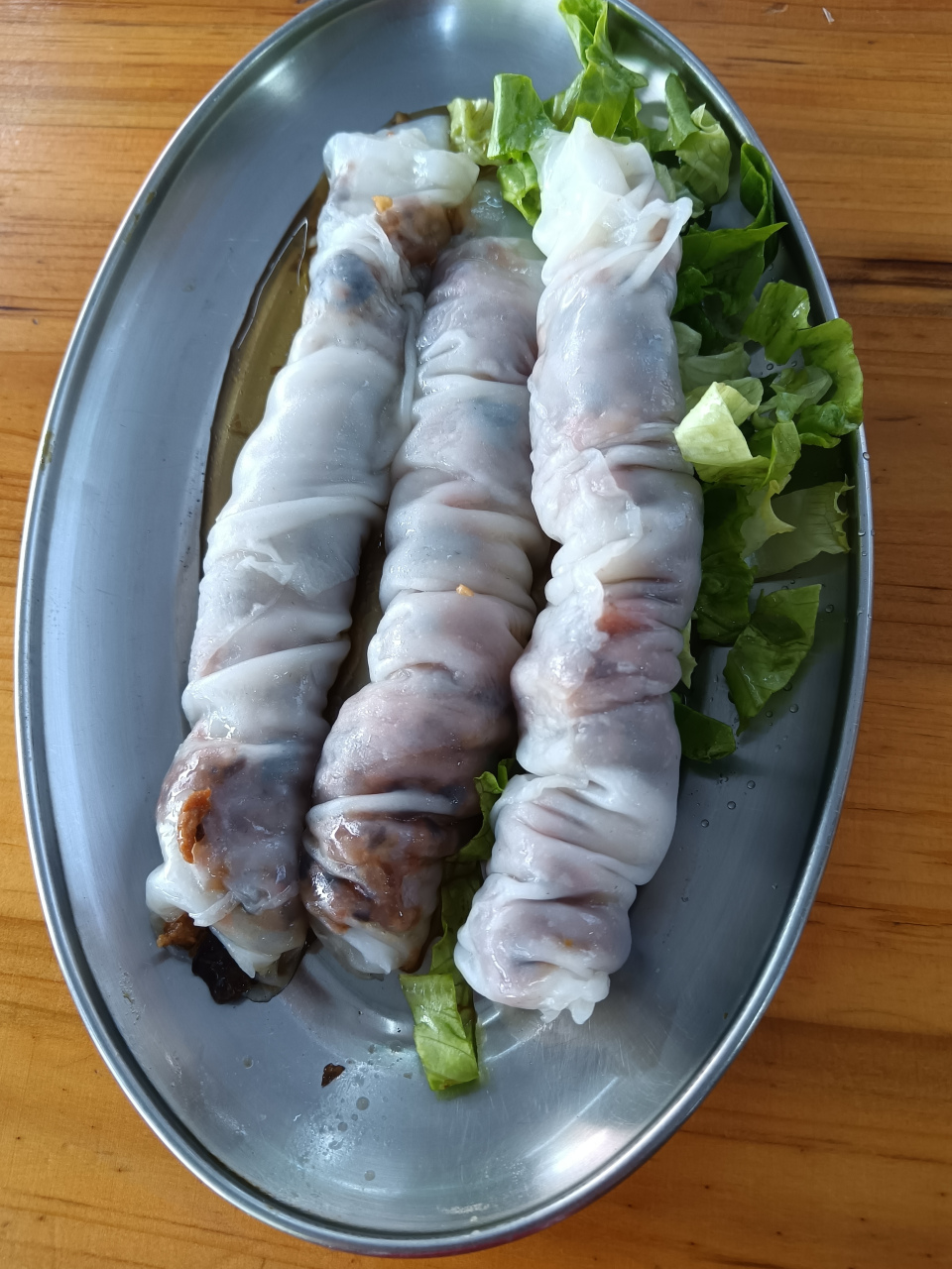 昨天中午去侨港吃了心心念念的卷粉,这种越南风味的小吃真的太美味了!