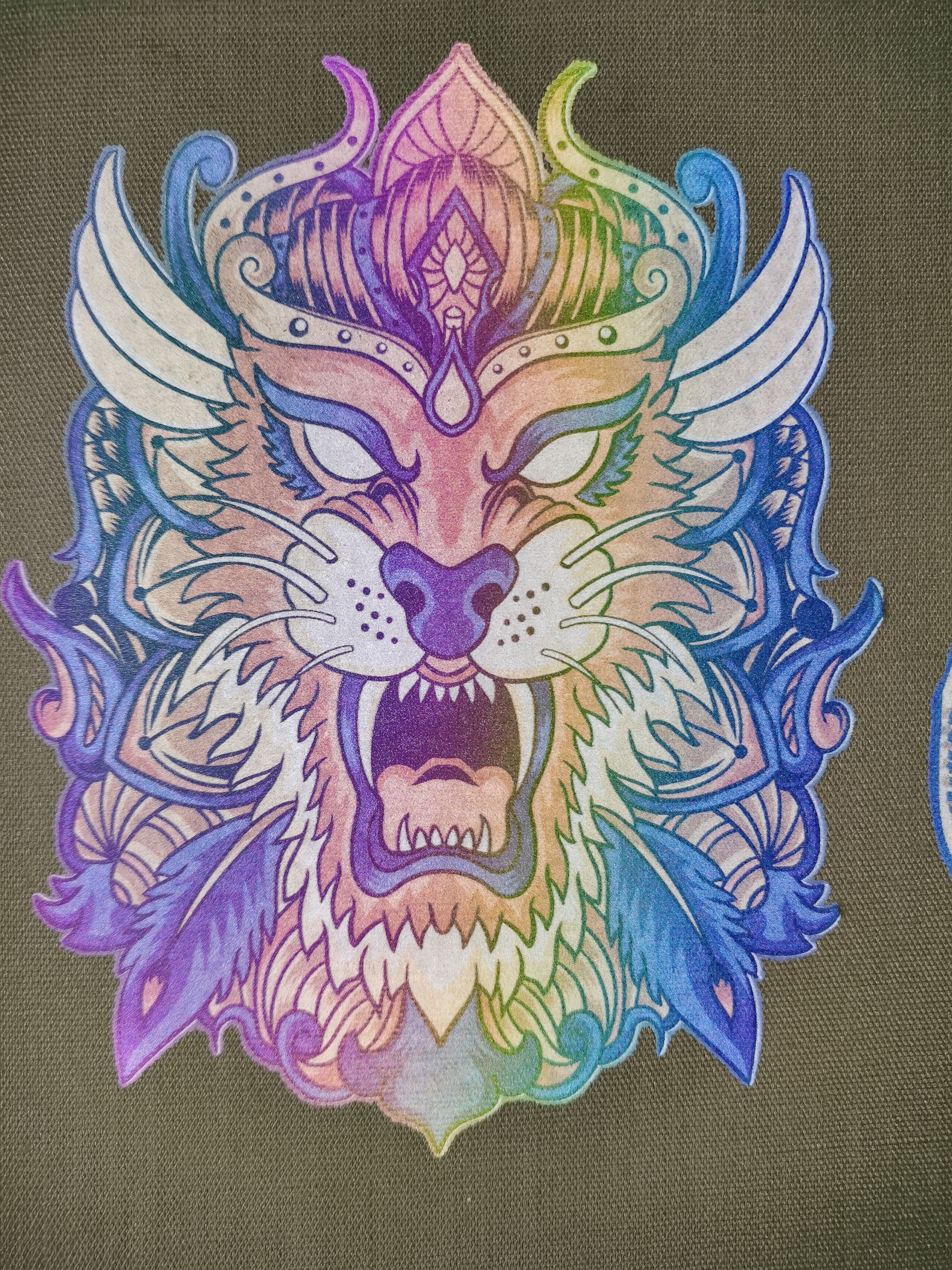 浙江反光白墨烫画生产厂家告诉你反光白墨烫画有哪些特点