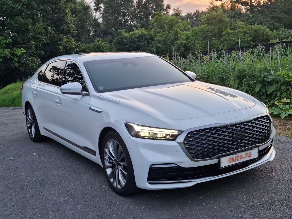 旗舰级气场!2023起亚k9亮相,内饰更豪华,三款引擎,威猛又犀利