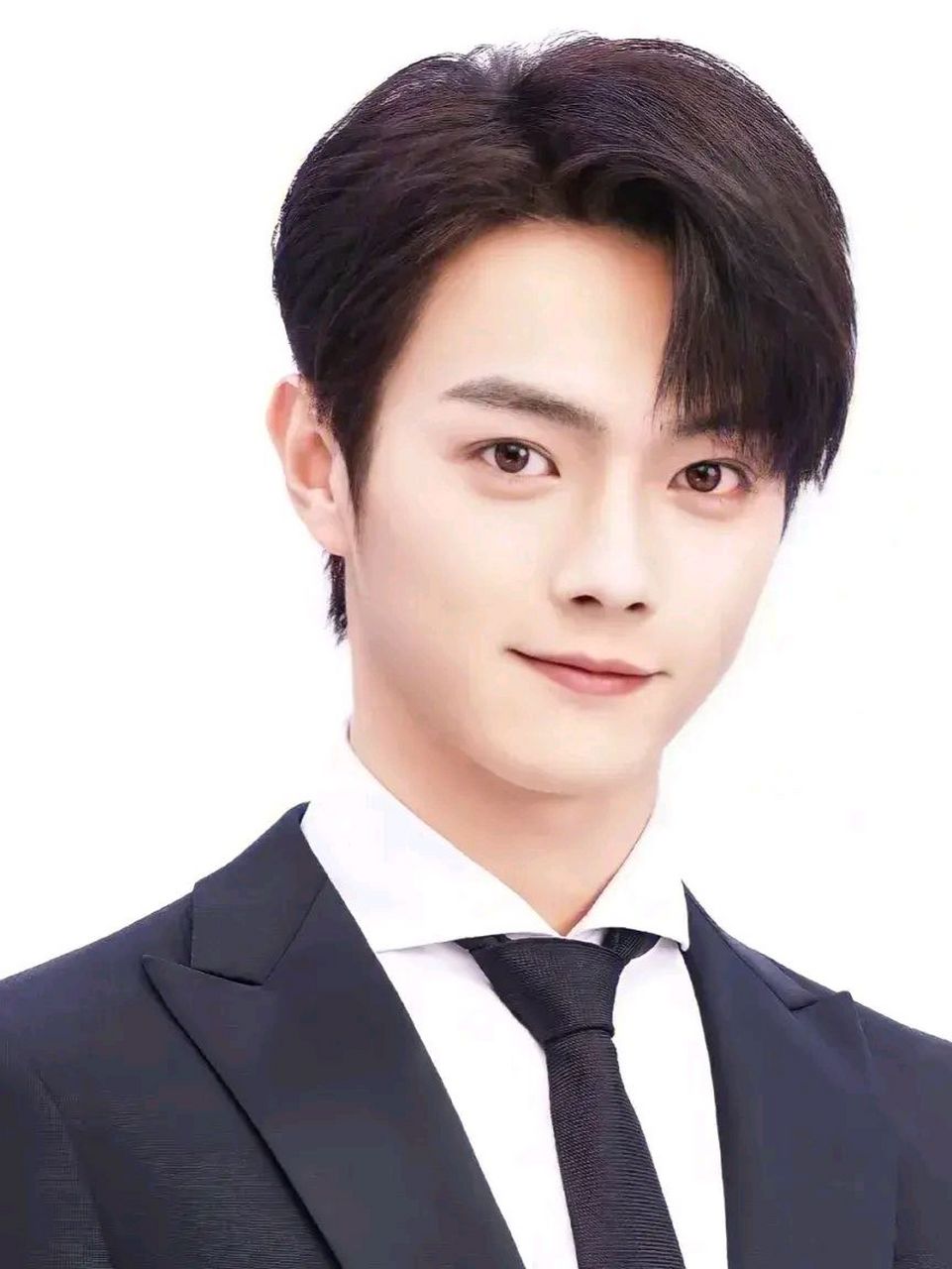 许凯是一位中国内地男演员,他以出色的外表和精湛的演技赢得了众多