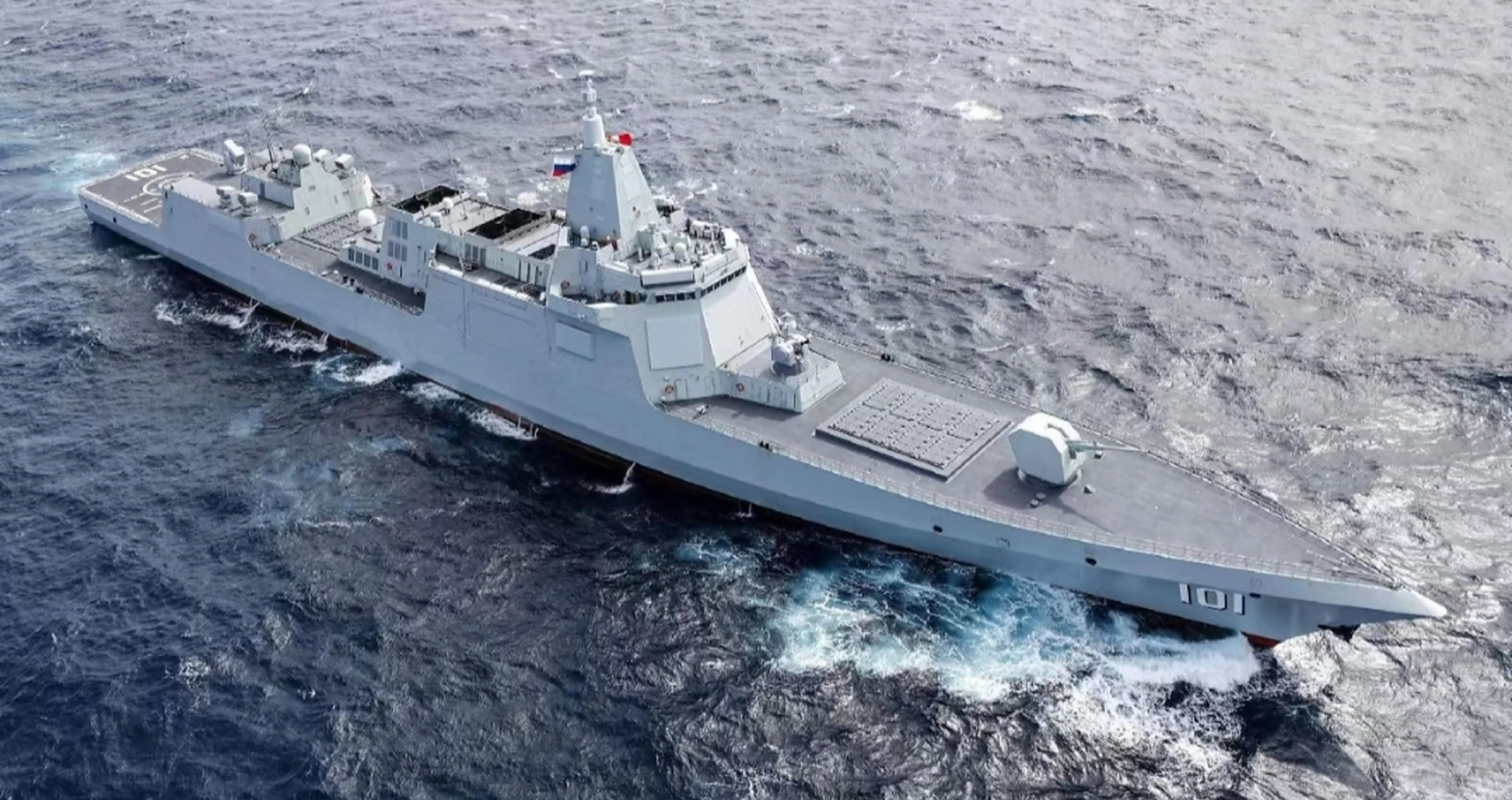 055驱逐舰是中国海军的新一代主力驱逐舰,是中国海军实现战略转型的