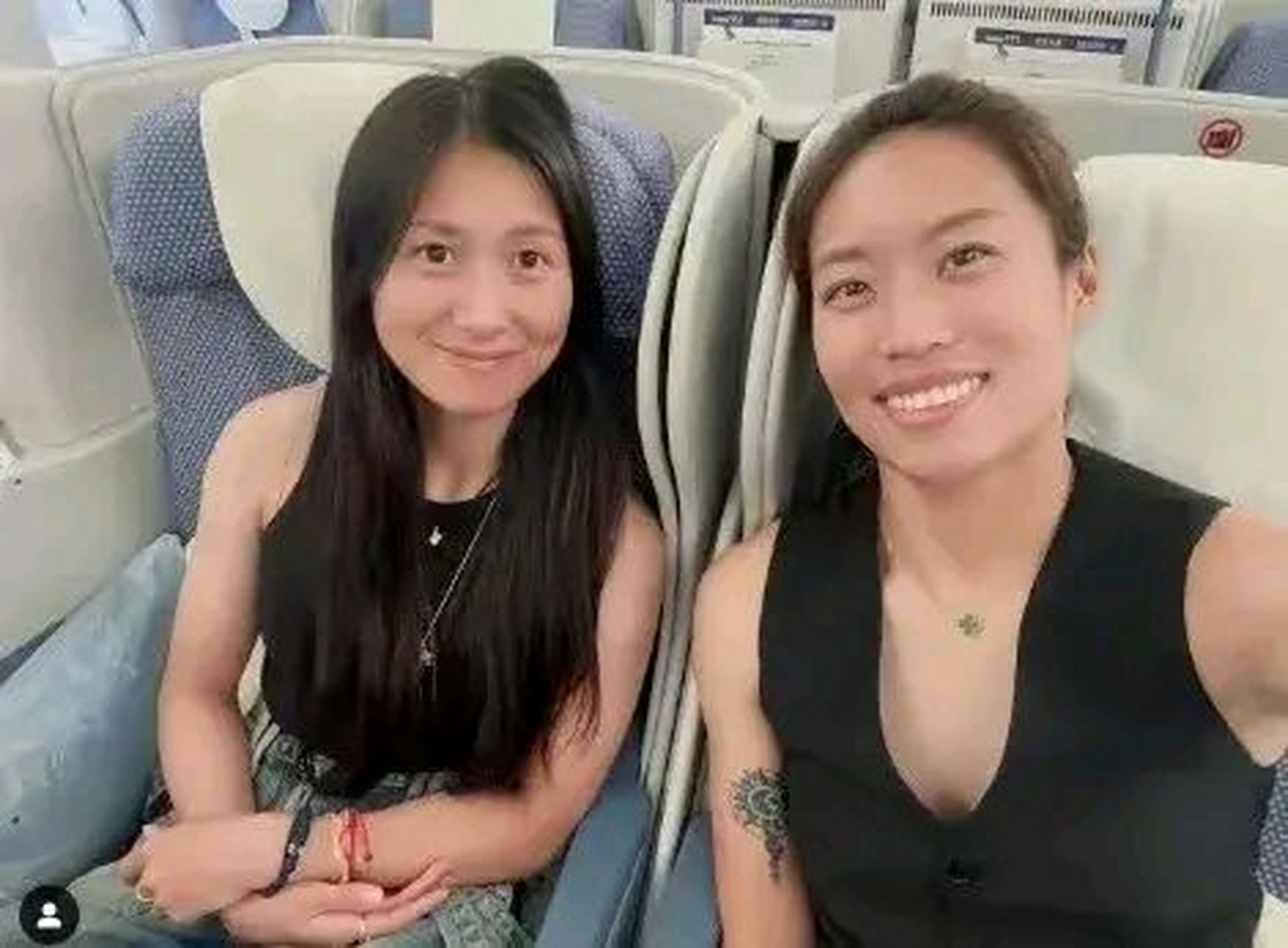 刚刚,中国9899女足唐佳丽晒出与沈梦雨的合照,并发文: 飞回中国.