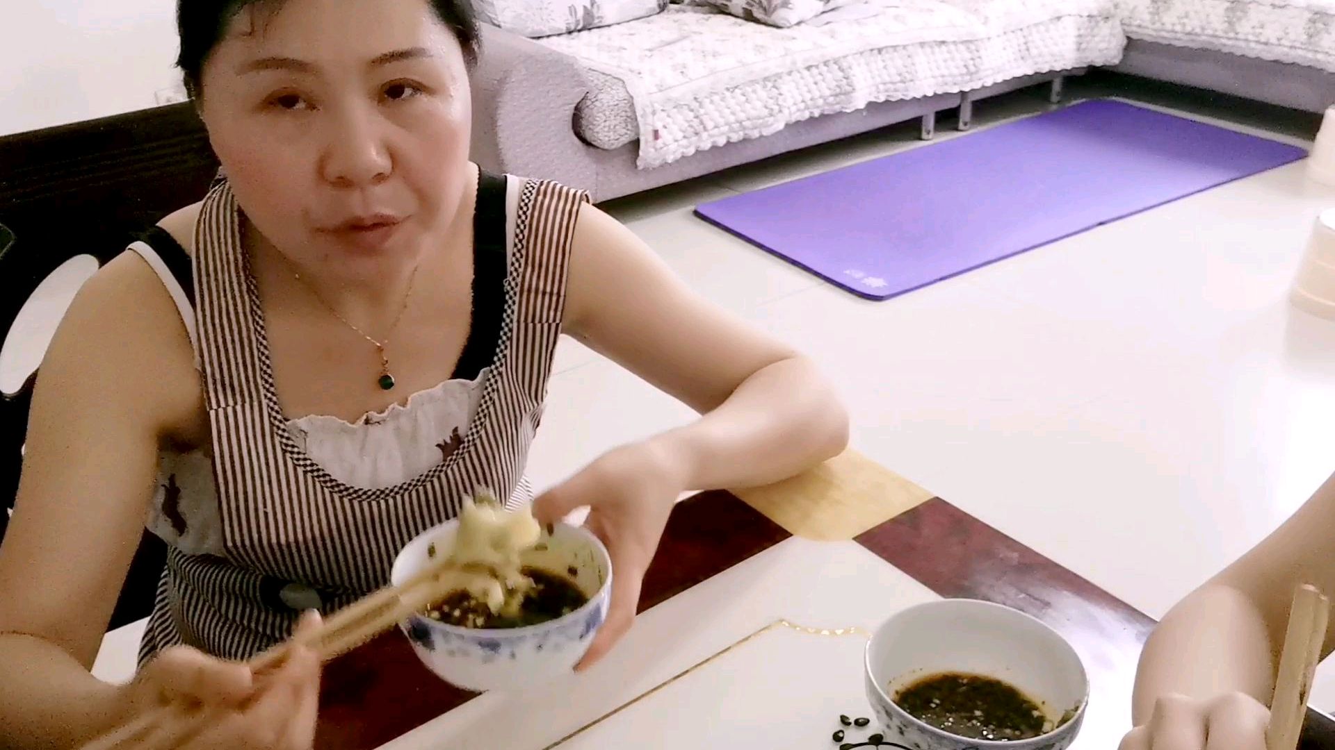 生活中的小美好,韭菜包饺子又香又好吃,女儿却不喜欢呢!