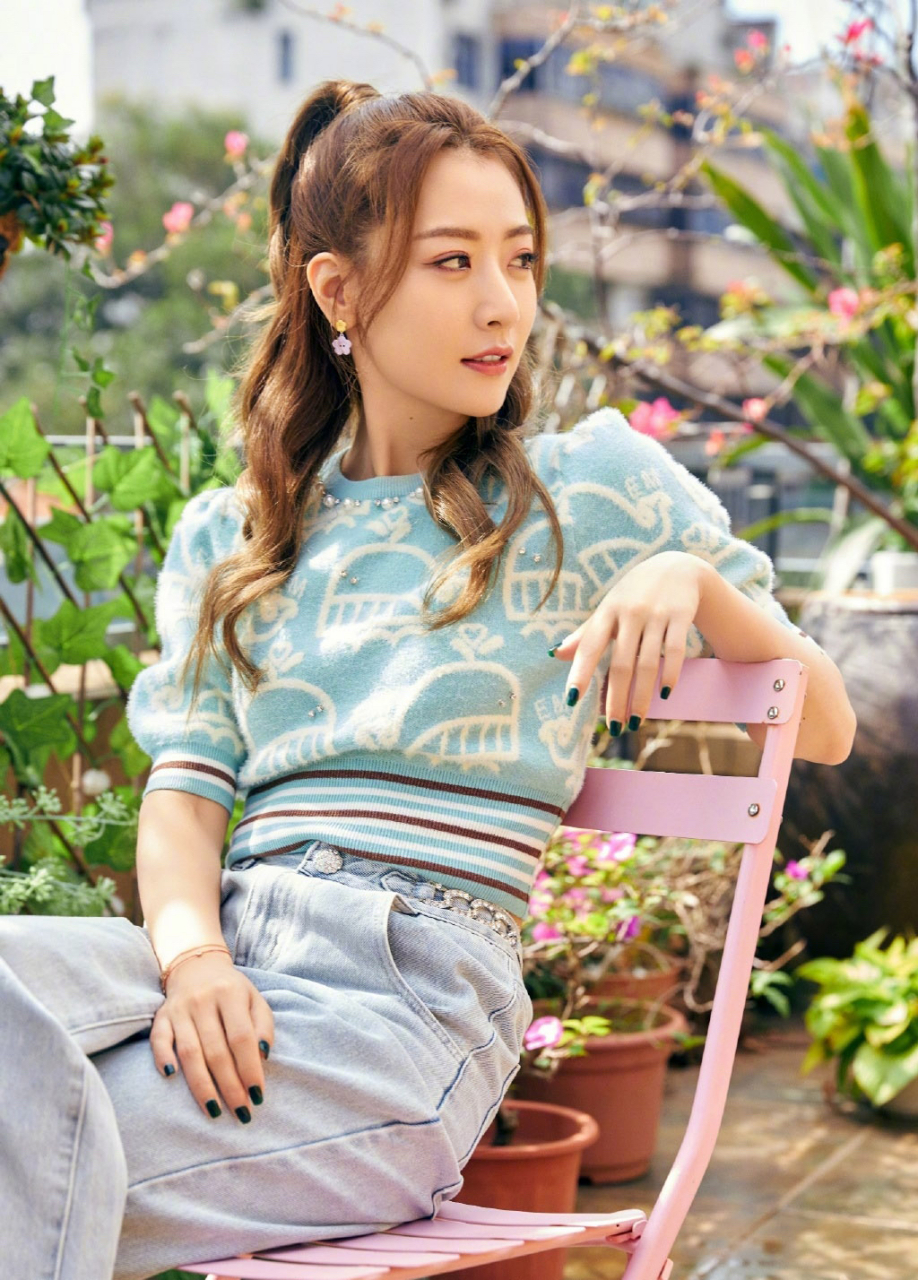 双十一嗨购指南# 白冰(michelle),原名陈东,1986年5月2日出生于陕西