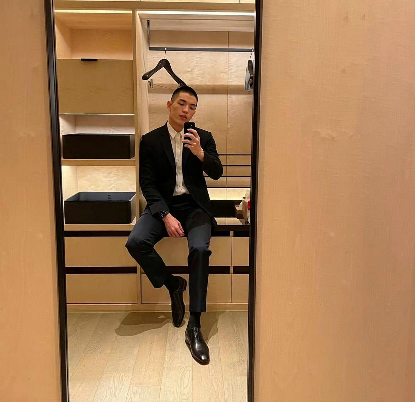 寸头正装超帅#时尚穿搭# #帅哥