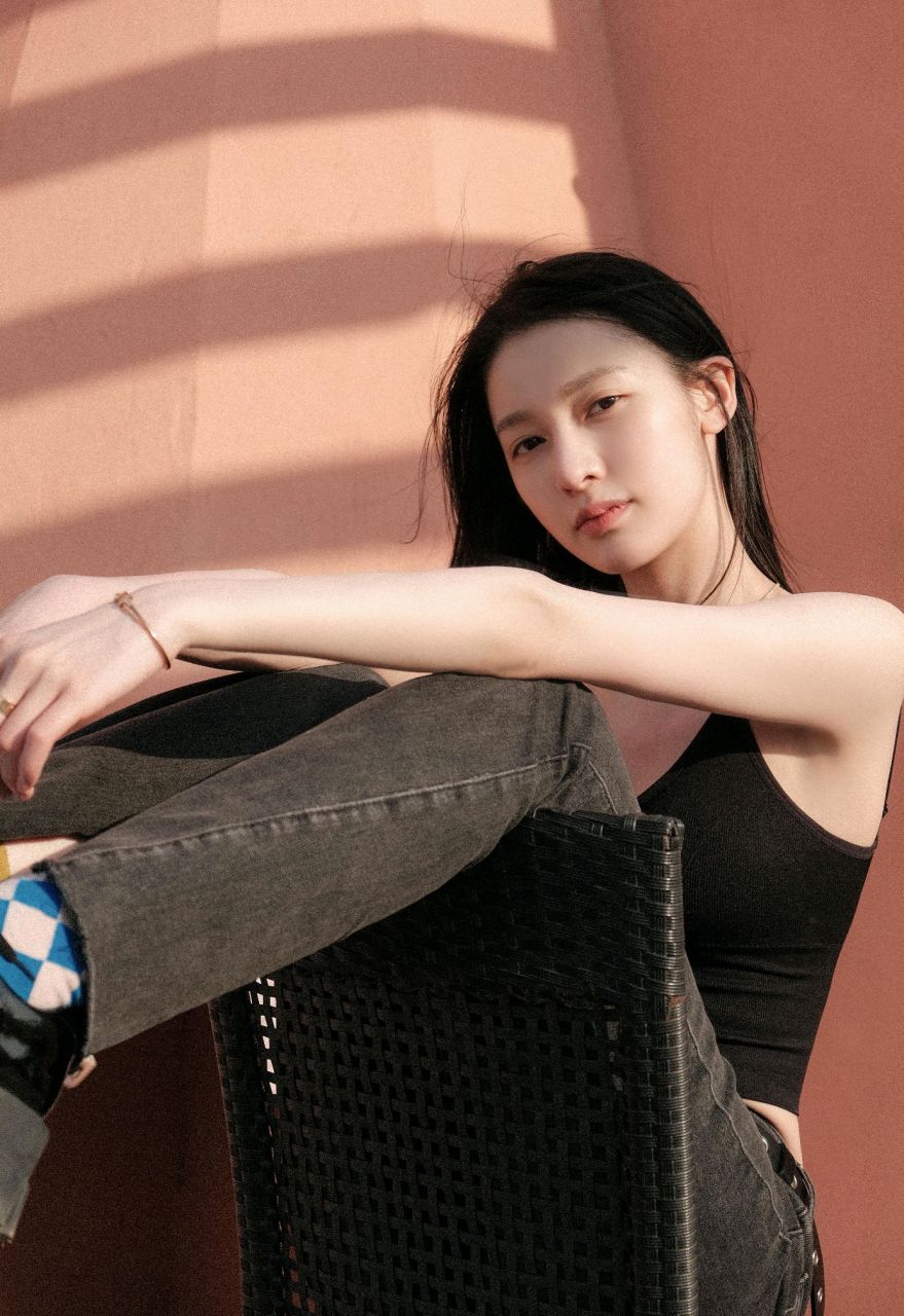 时尚美女刘欣然气质写真