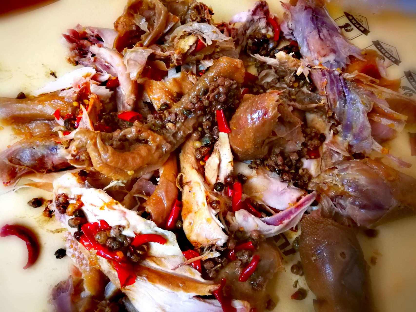 正安椒麻鸡来源地是安场镇,也是正安有名的小吃之一.