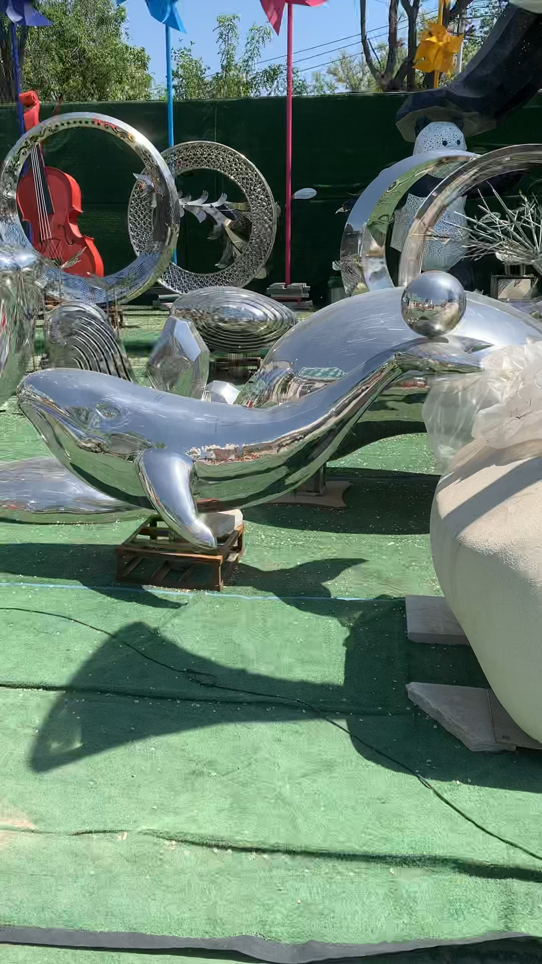 不锈钢鲸鱼鲲鹏雕塑