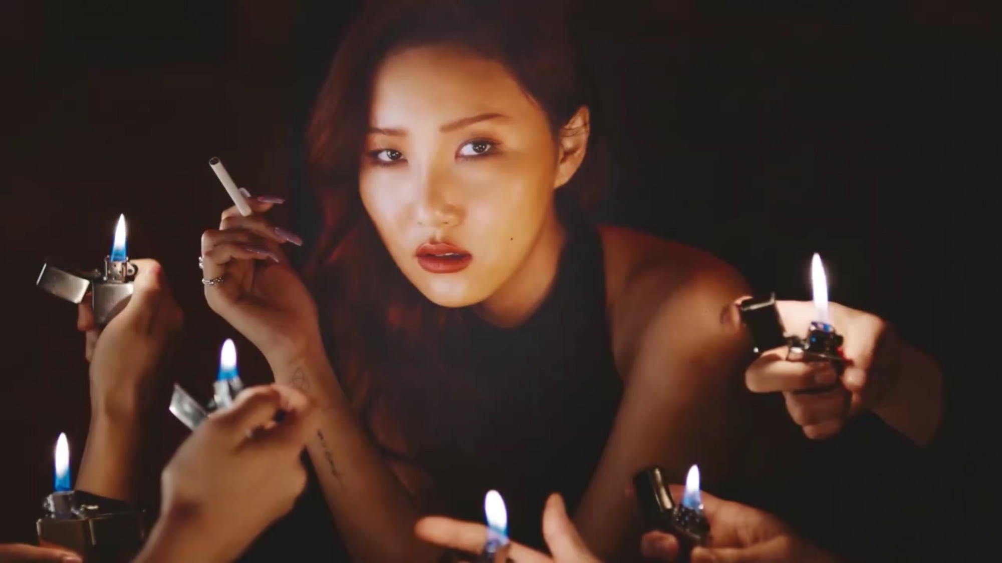 "那就让我成为新的审美标准"华莎新歌《maria》解析