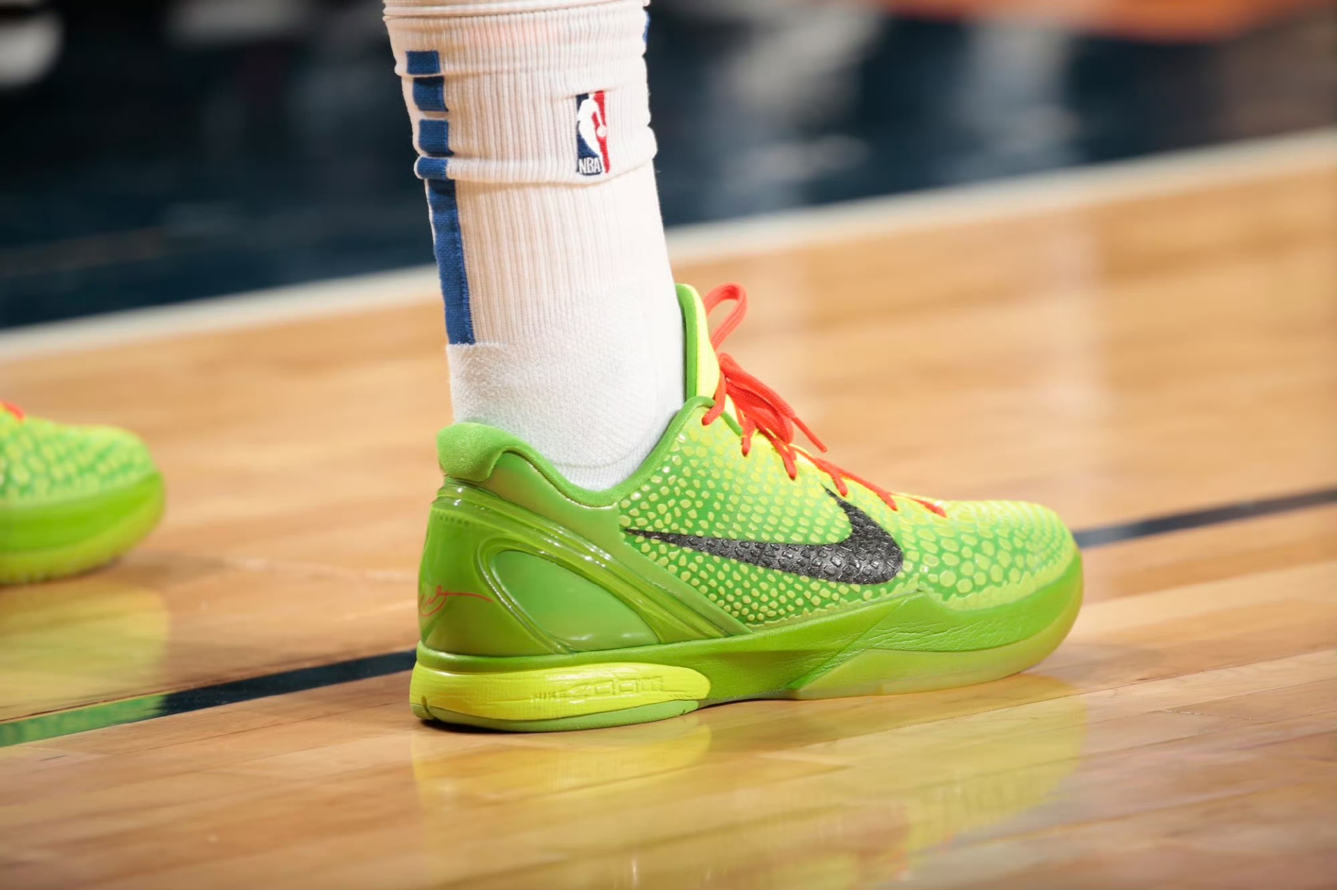 科比热身上脚 nike zoom kobe 6 protro