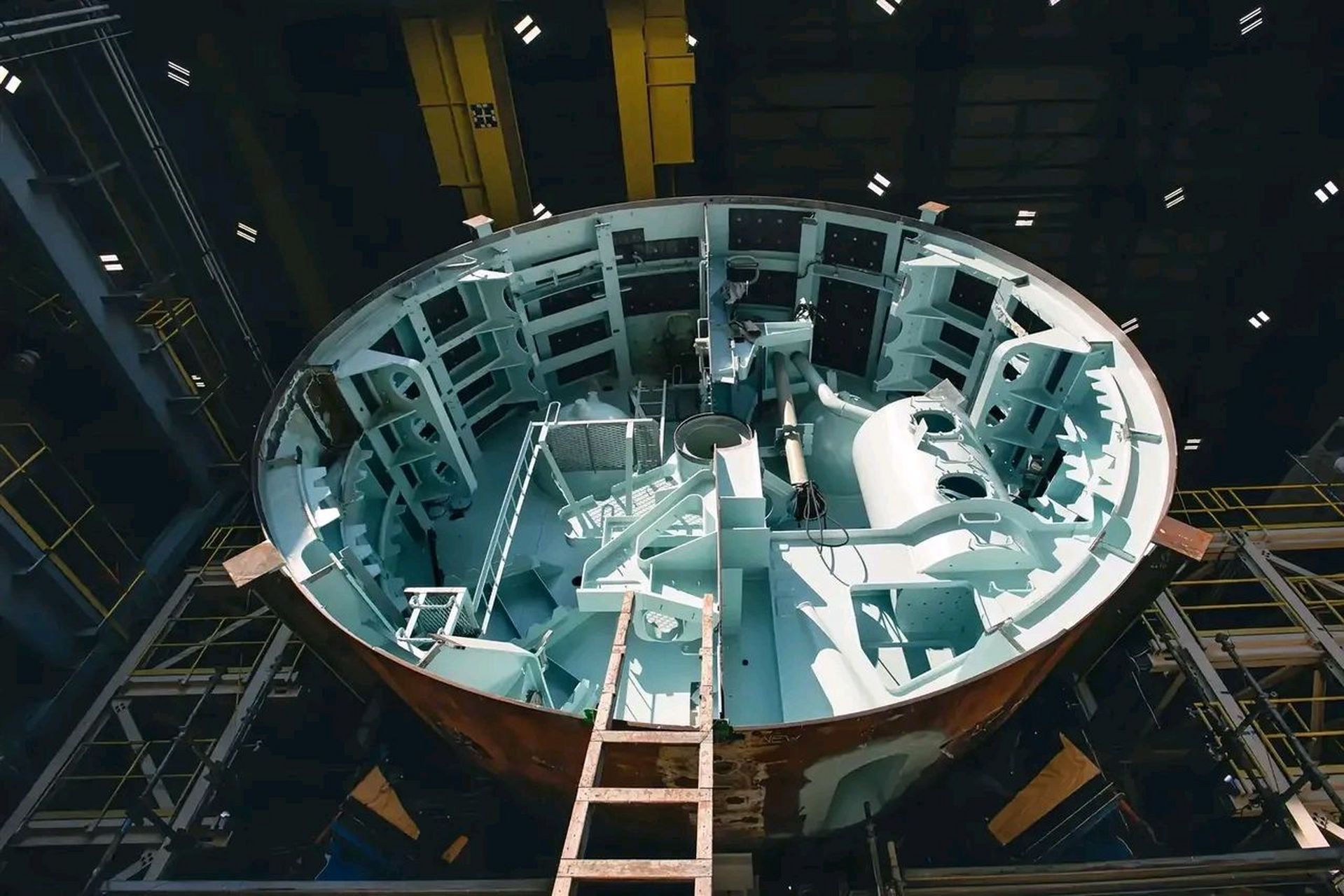 疑似国产攻击核潜艇的单壳体,盲猜是095.