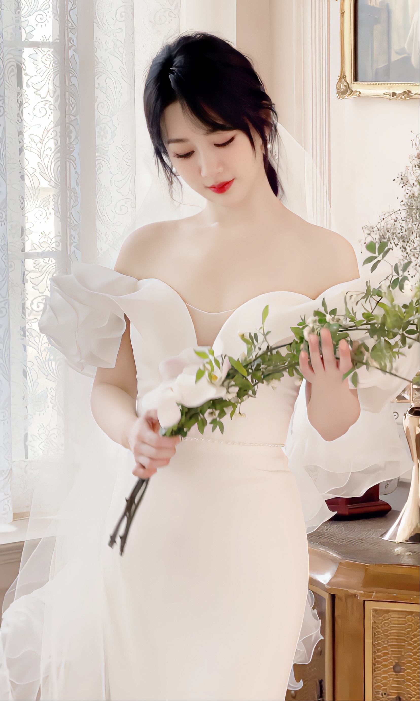 杨紫代言的婚纱照图片