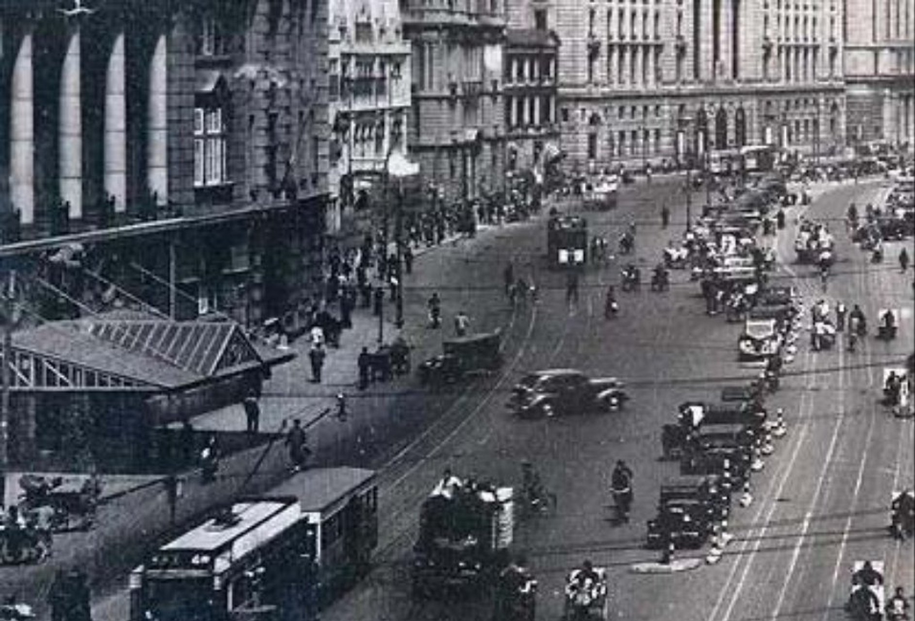 民国"黄金十年"真假辨  1927年南京政府成立后,至抗战爆发前的1936年