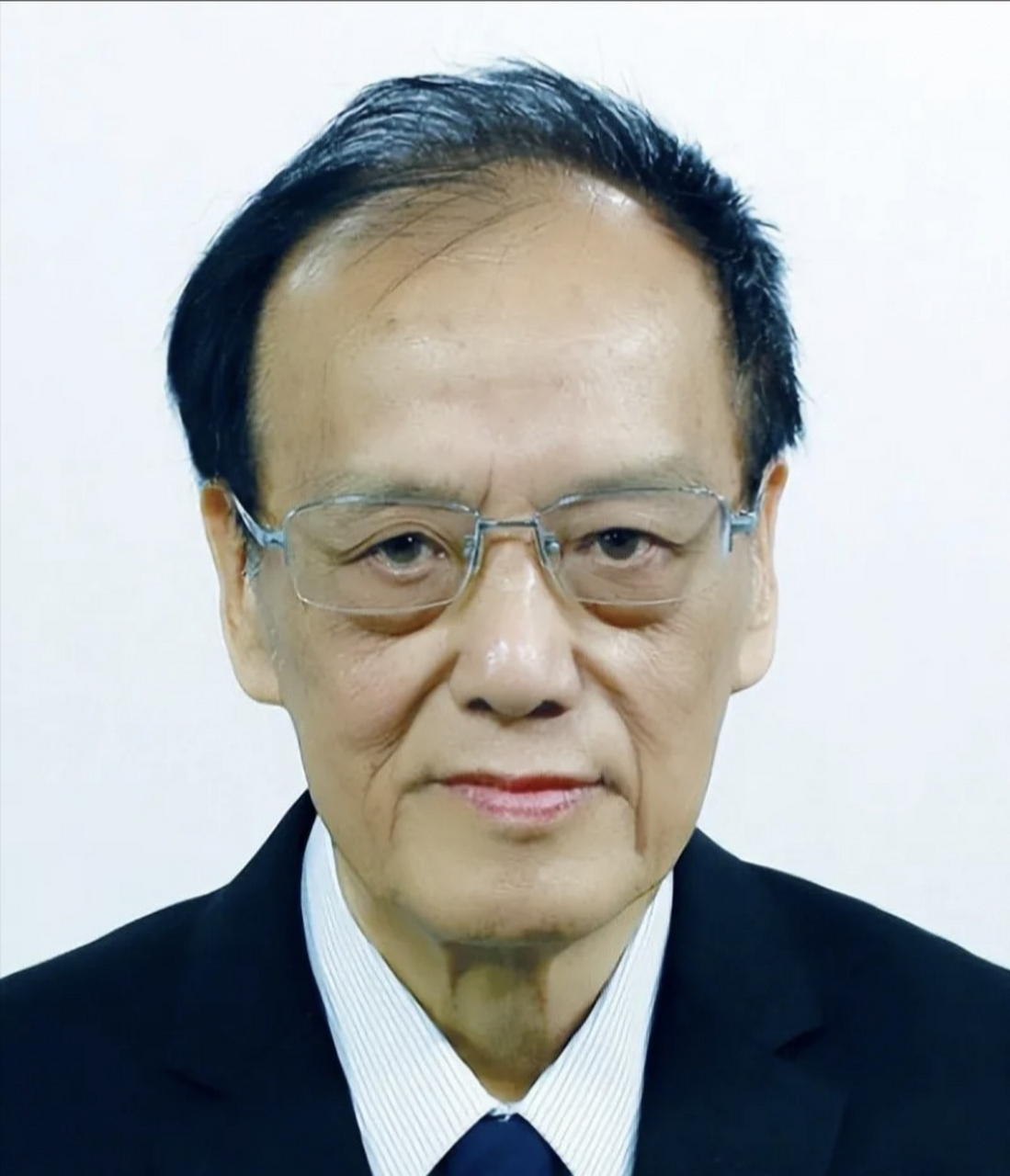 "  他就是我国的火炸药专家——王泽山院士.