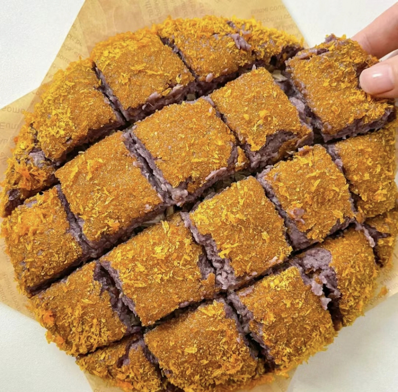 最近追剧被这个芋泥香酥鸭给馋到了,一直在想到底什么味的,没想到一