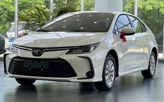 2023款丰田卡罗拉到店:轴距2700mm,1.2t 10速cvt