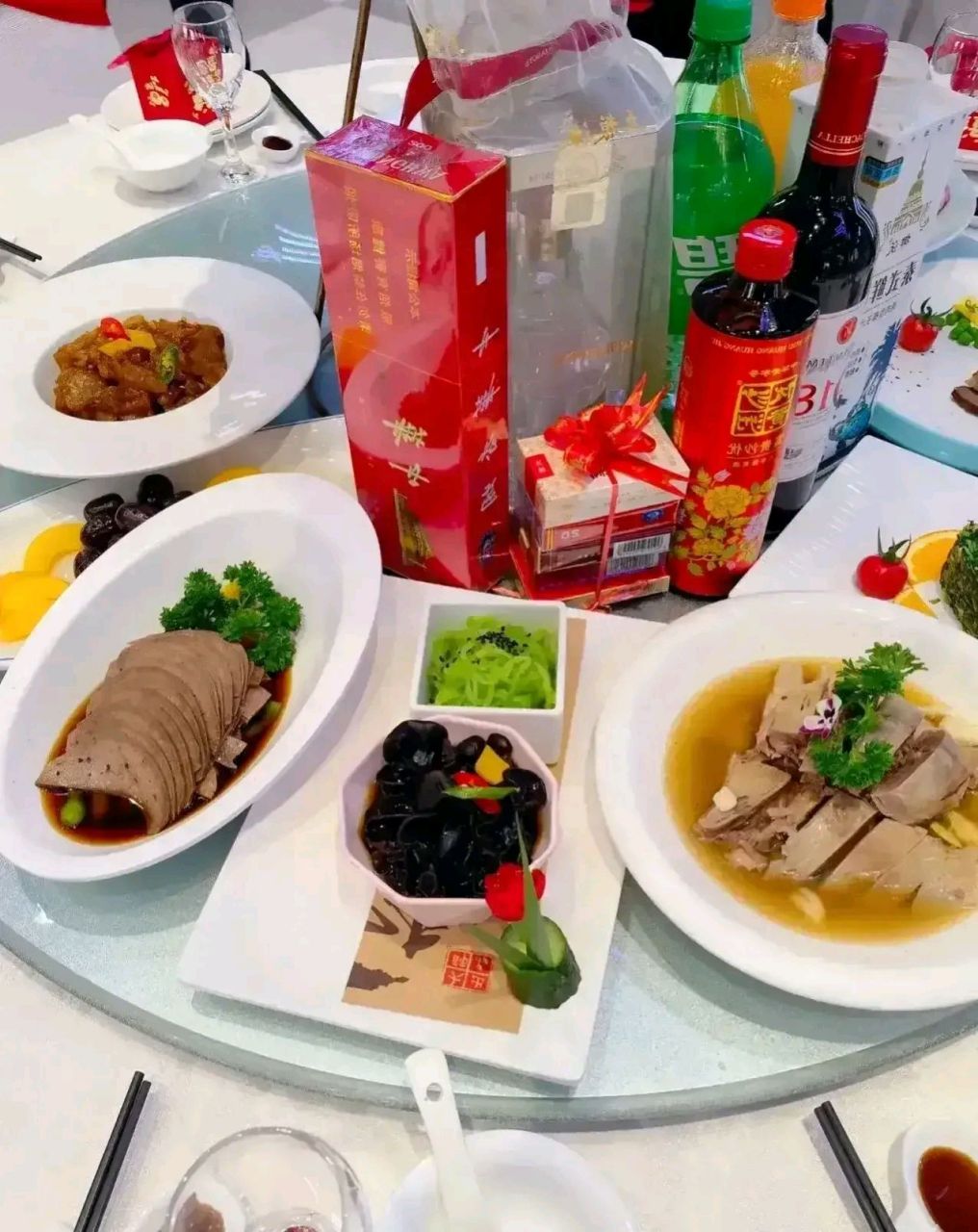 上海结婚酒席,座标浦东川沙,前年我堂姐儿子结婚,结婚正日子前一天,在