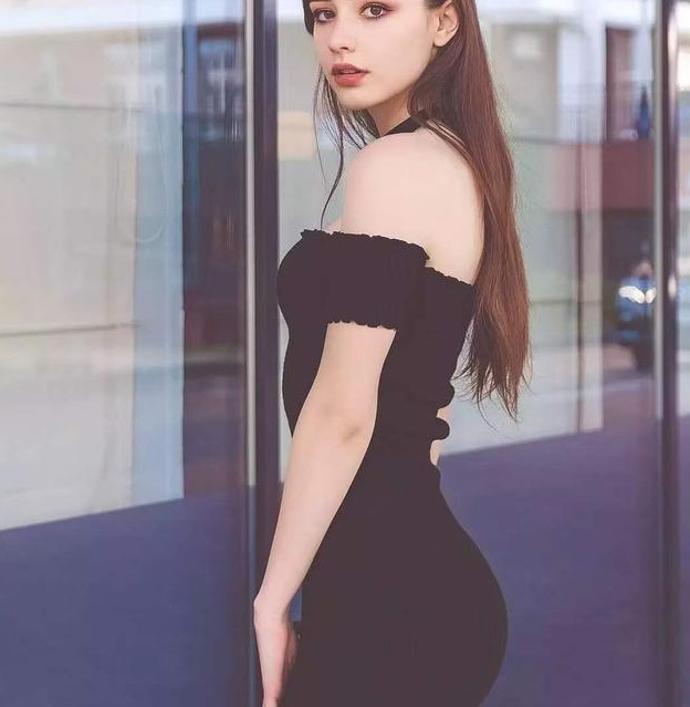 99年俄罗斯美女火遍全网,蚂蚁腰高颜值,s型身材婀娜多姿