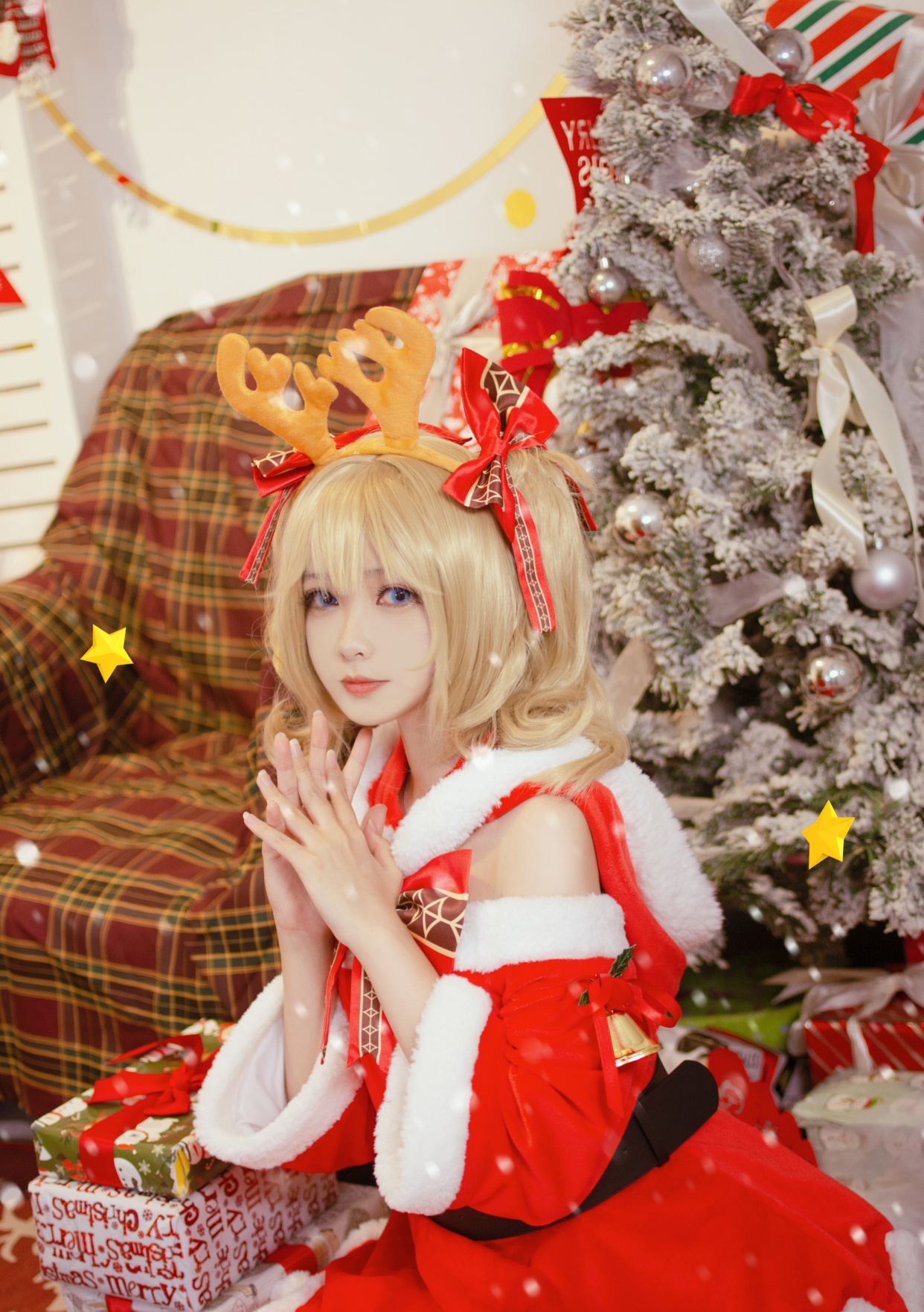芭芭拉圣诞装cos,可爱的女孩子配上白丝裤袜,不会有人会不心动吧