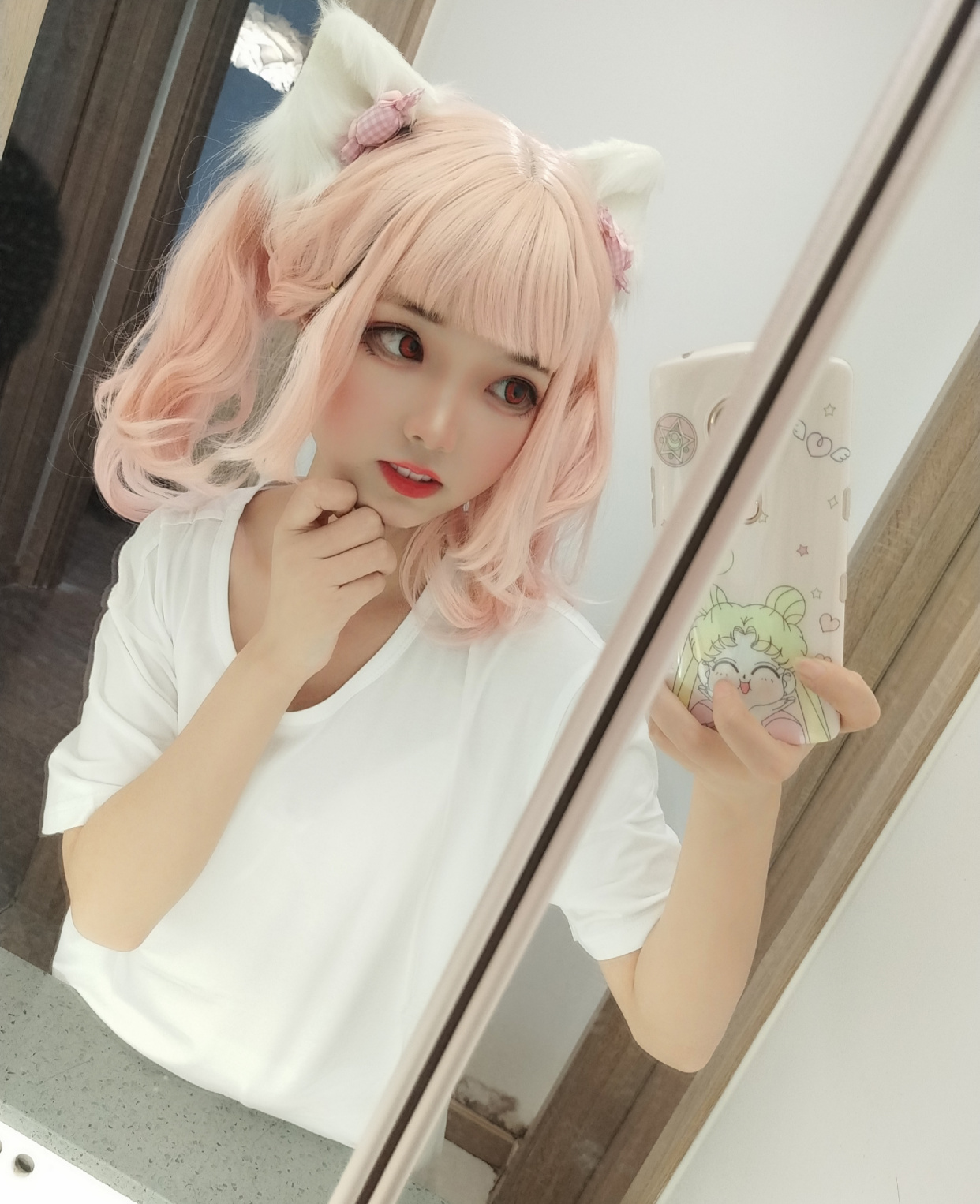 cosplay:黑白两只可爱的猫娘,遮住脸不见人,难道只能看腿吗?