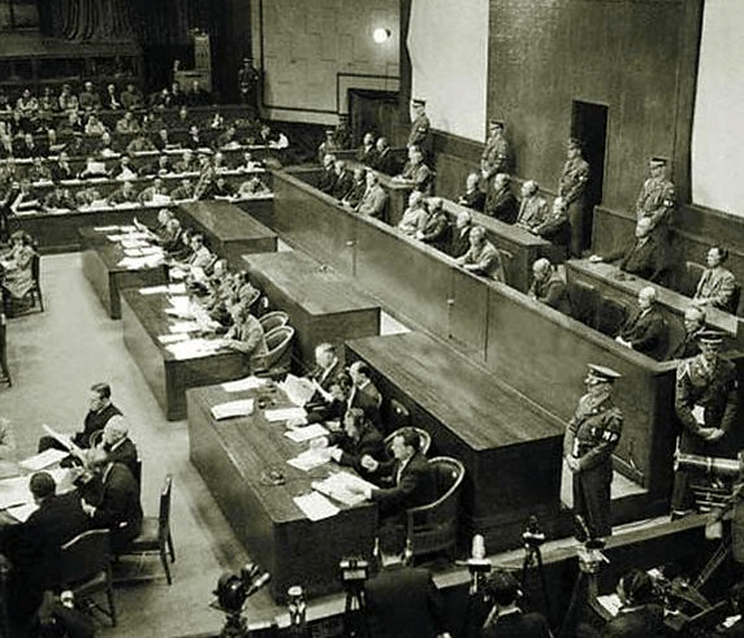 梅汝傲反对,一定要排在英国前面.