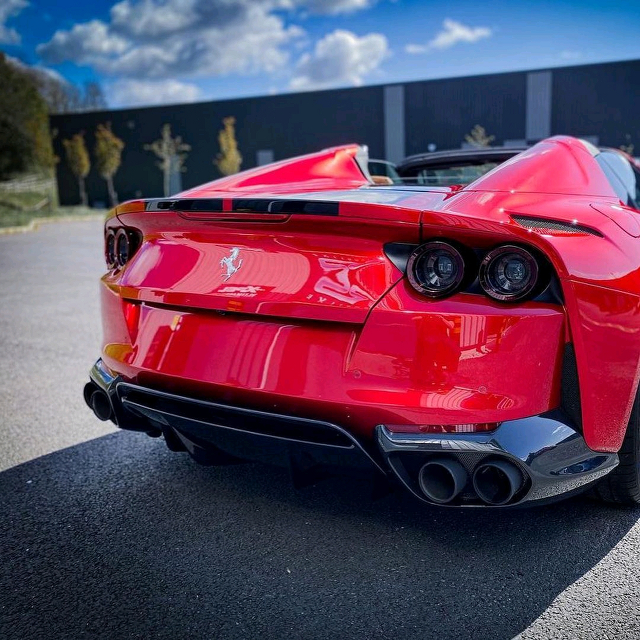 法拉利812 gts经典法拉利红 金色的锻造五辐式轮毂 6