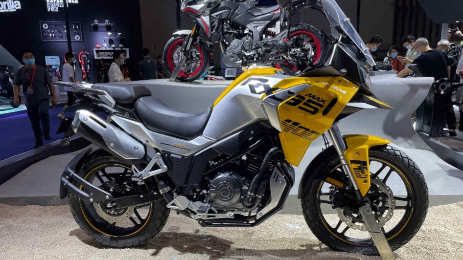 宗申rx 3 s 升级版,配备直列双缸400 cc 发动机