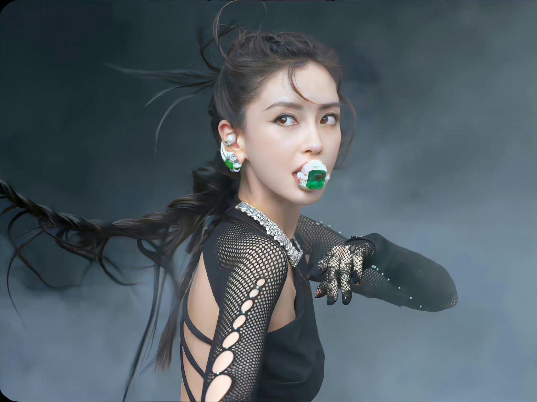 angelababy时尚芭莎封面,好高级的美. #美女# #九月动态激励计划