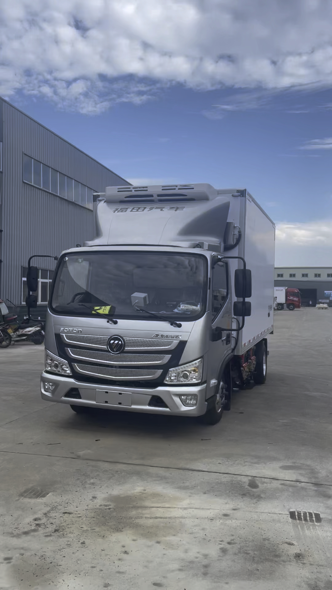 2米福田欧马可s1重载版底盘,156马力6吨后桥!