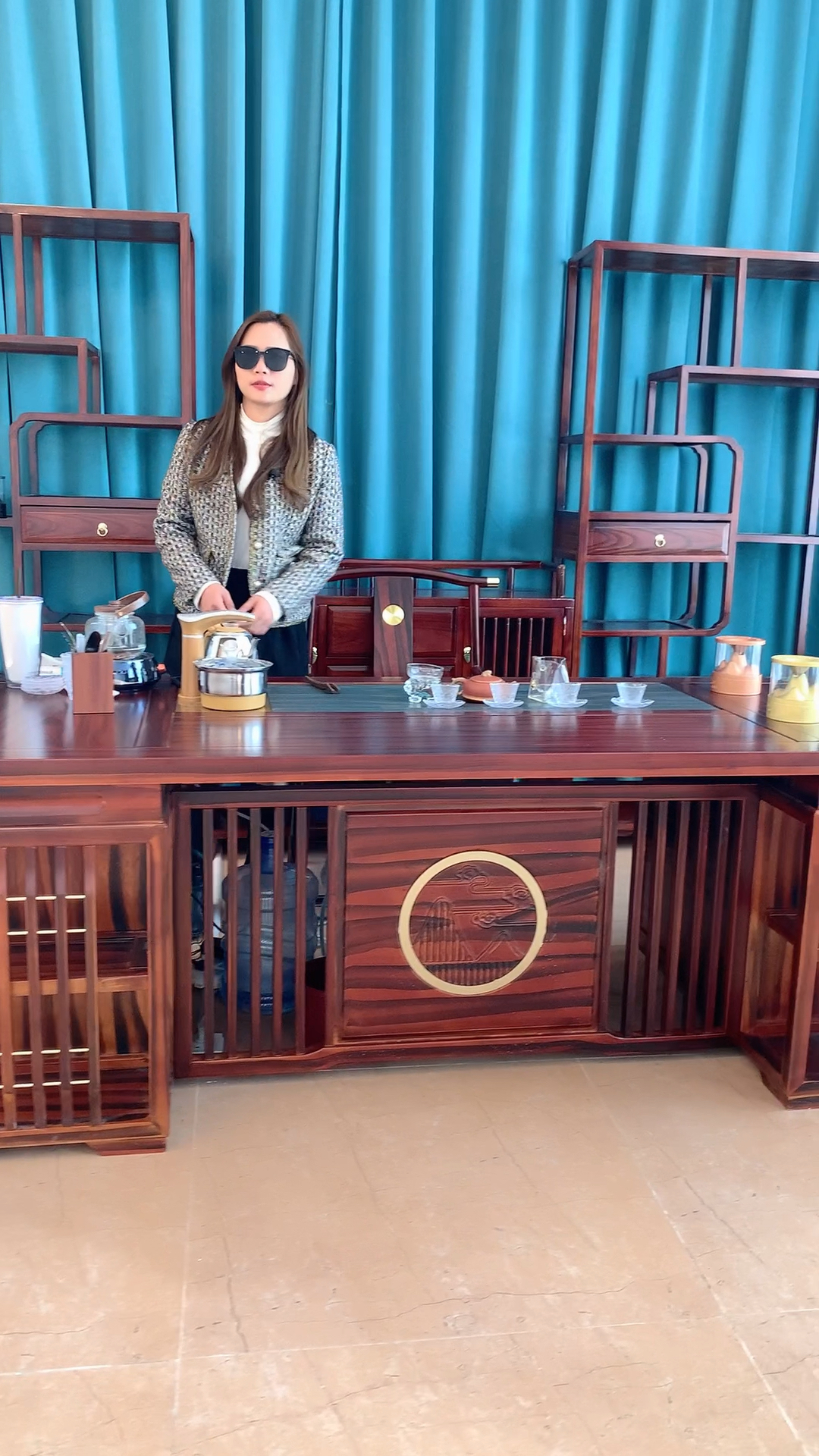 大气好看的红檀木茶桌