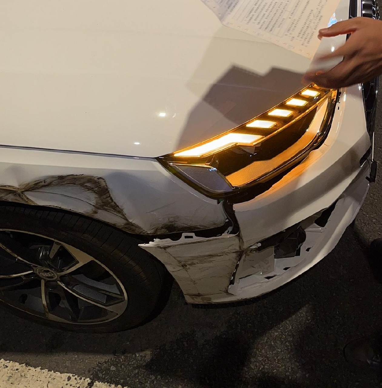 最近,一个90后车主开着自己的奥迪a4