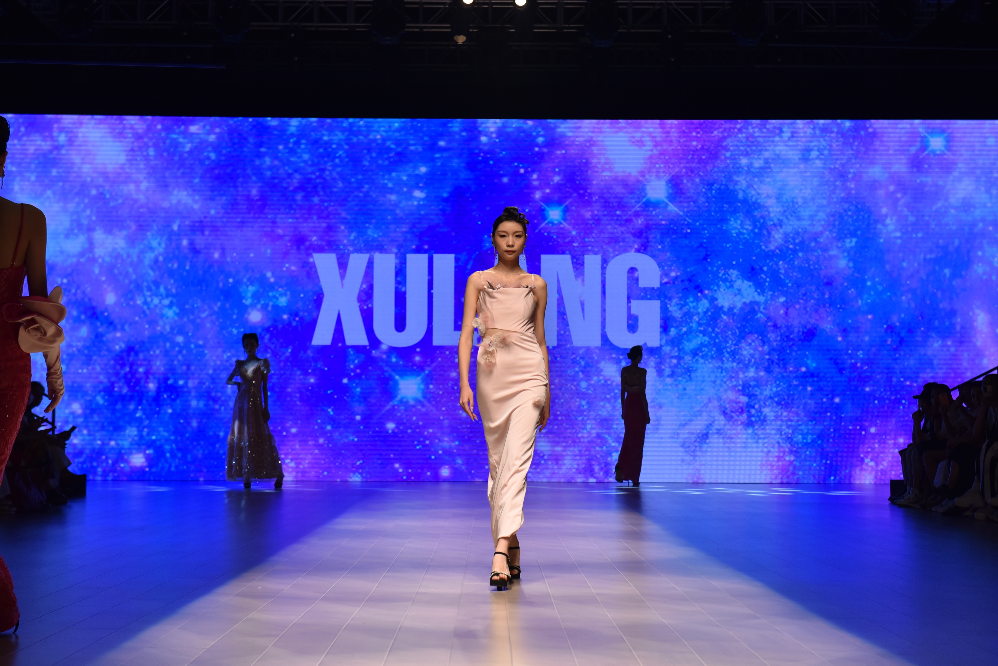 xulang 2023大连时装周发布