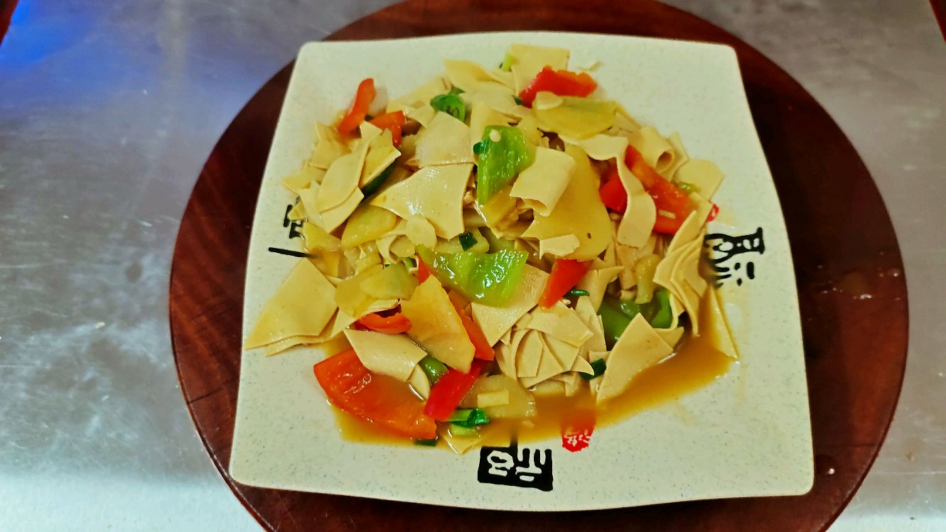 店主分享:“干豆腐炖土豆”的家常做法,土豆软糯,好吃极了