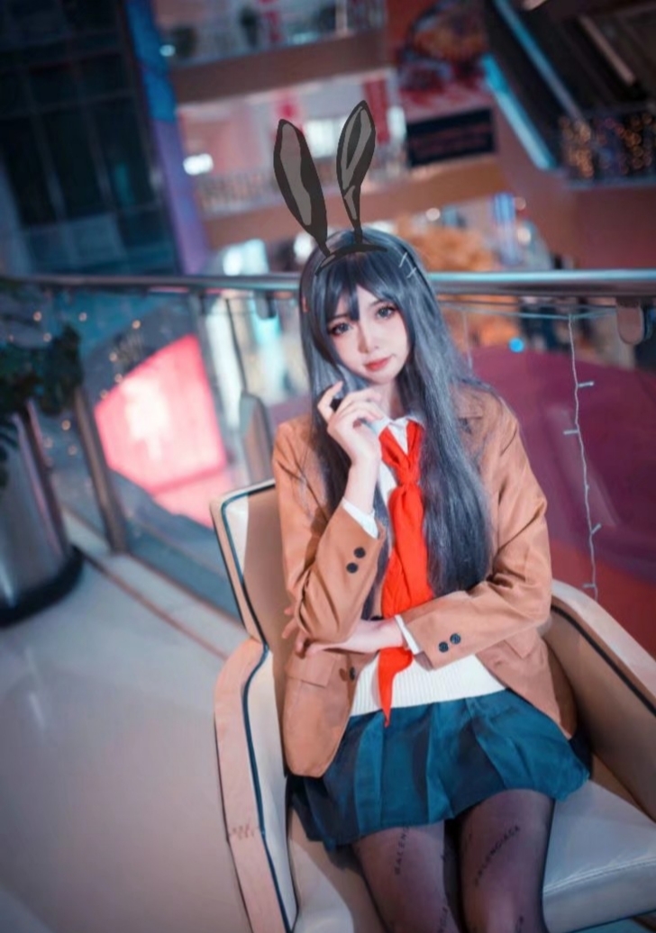 樱岛麻衣cos,果然jk制服和黑丝裤袜才是学姐的标配呢