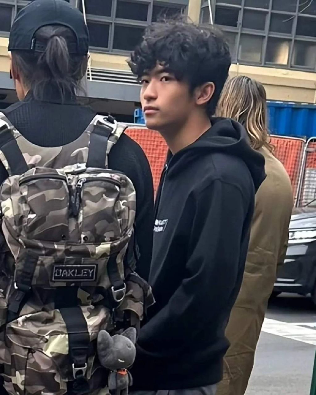 谢霆锋大儿子lucas的近照 近日,在澳洲一个偶遇中,谢霆锋和他的大儿子
